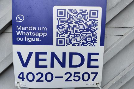 Casa à venda com 75m², 2 quartos e 2 vagas Casa à venda com 75m², 2 quartos e 2 vagasFachada