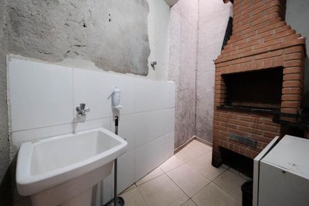 Casa à venda com 75m², 2 quartos e 2 vagasCozinha e Área de Serviço