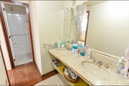 Apartamento à venda com 140m², 4 quartos e 1 vagaBanheiro Social