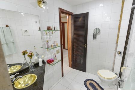 Apartamento à venda com 140m², 4 quartos e 1 vagaBanheiro da Suíte
