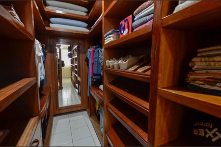 Apartamento à venda com 140m², 4 quartos e 1 vagaCloset da Suíte