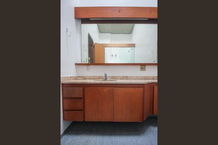 Casa à venda com 776m², 5 quartos e 4 vagasBanheiro da Suíte 3