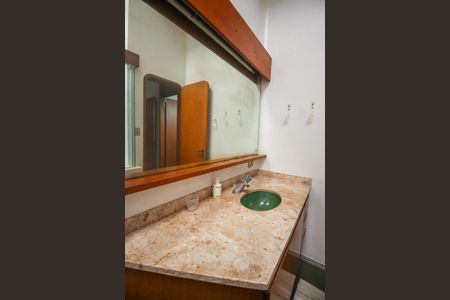 Casa à venda com 776m², 5 quartos e 4 vagasBanheiro da Suíte 5