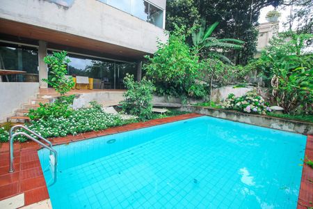 Casa à venda com 776m², 5 quartos e 4 vagasPiscina