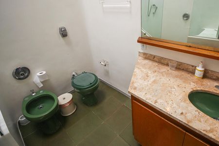 Casa à venda com 776m², 5 quartos e 4 vagasBanheiro da Suíte 5