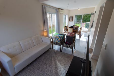 Casa de condomínio à venda com 140m², 2 quartos e 2 vagasSALA