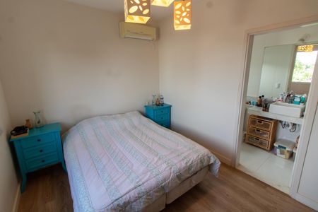 Casa de condomínio à venda com 140m², 2 quartos e 2 vagasSUITE MASTER