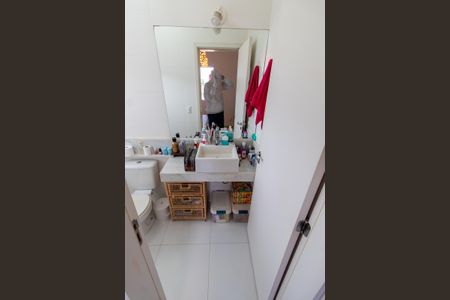 Casa de condomínio à venda com 140m², 2 quartos e 2 vagasBANHEIRO DA SUITE MASTER