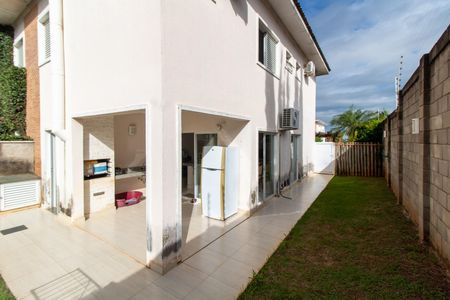 Casa de condomínio à venda com 140m², 2 quartos e 2 vagasÁREA EXTERNA FUNDOS