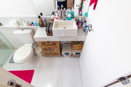 Casa de condomínio à venda com 140m², 2 quartos e 2 vagasBANHEIRO DA SUITE MASTER