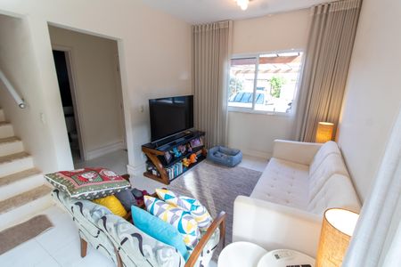 Casa de condomínio à venda com 140m², 2 quartos e 2 vagasSALA