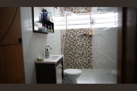 Casa à venda com 150m², 3 quartos e 1 vagaBanheiro 2