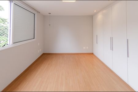 Apartamento para alugar com 210m², 4 quartos e 4 vagasSuíte 1