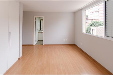 Apartamento para alugar com 210m², 4 quartos e 4 vagasSuíte 1