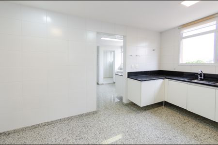 Apartamento para alugar com 210m², 4 quartos e 4 vagasCozinha