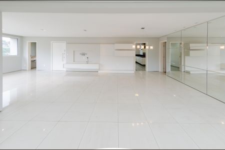 Apartamento para alugar com 210m², 4 quartos e 4 vagasSala