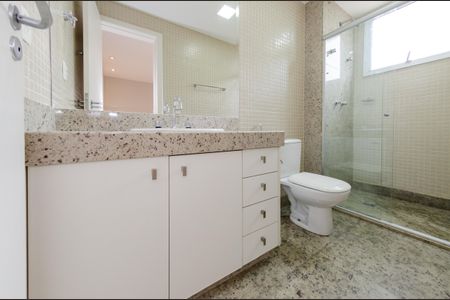 Apartamento para alugar com 210m², 4 quartos e 4 vagasBanheiro suíte 1