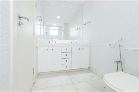 Apartamento para alugar com 210m², 4 quartos e 4 vagasBanheiro suíte 2