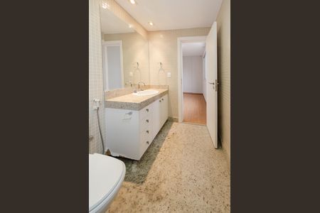 Apartamento para alugar com 210m², 4 quartos e 4 vagasBanheiro suíte 3