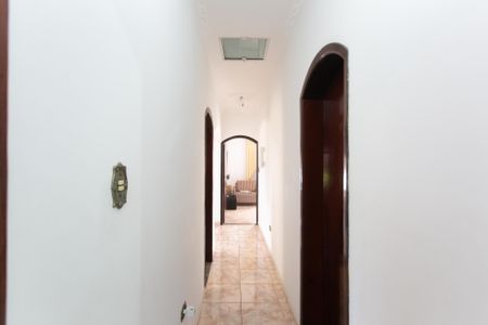 Casa à venda com 287m², 5 quartos e 3 vagasCorredor