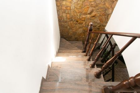 Casa à venda com 287m², 5 quartos e 3 vagasEscada