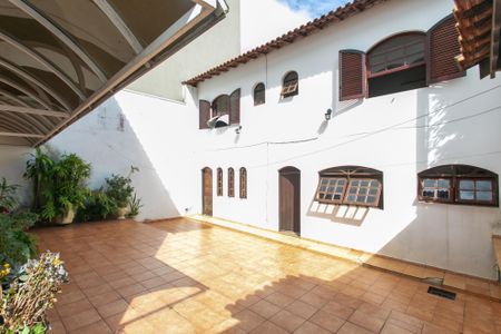 Casa à venda com 287m², 5 quartos e 3 vagasEdícula