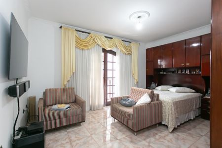 Casa à venda com 287m², 5 quartos e 3 vagasSuíte