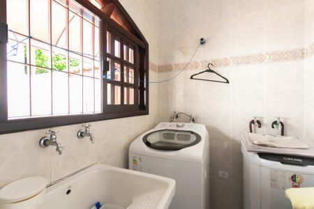 Casa à venda com 287m², 5 quartos e 3 vagasÁrea de Serviço