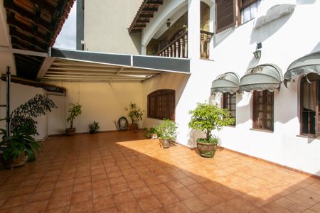 Casa à venda com 287m², 5 quartos e 3 vagasGaragem