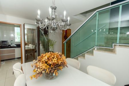 Sala de apartamento à venda com 2 quartos, 144m² em Cabral, Contagem