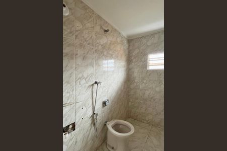 Casa à venda com 360m², 3 quartos e 3 vagas Casa à venda com 360m², 3 quartos e 3 vagasBanheiro Social