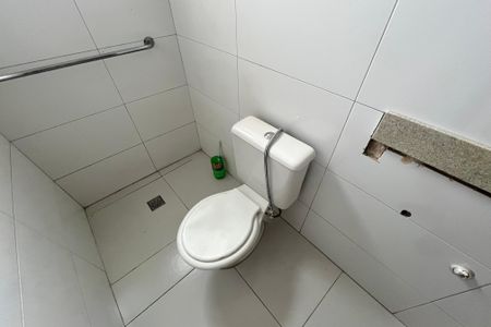 Casa à venda com 360m², 3 quartos e 3 vagas Casa à venda com 360m², 3 quartos e 3 vagasBanheiro Social