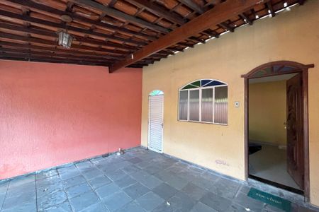 Casa à venda com 360m², 3 quartos e 3 vagas Casa à venda com 360m², 3 quartos e 3 vagasGaragem