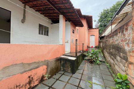 Casa à venda com 360m², 3 quartos e 3 vagas Casa à venda com 360m², 3 quartos e 3 vagasQuintal