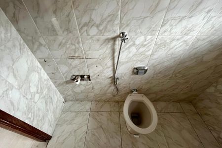 Casa à venda com 360m², 3 quartos e 3 vagas Casa à venda com 360m², 3 quartos e 3 vagasBanheiro Social