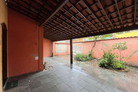 Casa à venda com 360m², 3 quartos e 3 vagas Casa à venda com 360m², 3 quartos e 3 vagasGaragem