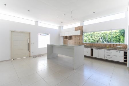 Casa à venda com 102m², 2 quartos e 5 vagasSala - Cozinha