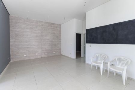 Casa à venda com 102m², 2 quartos e 5 vagasSala - Cozinha
