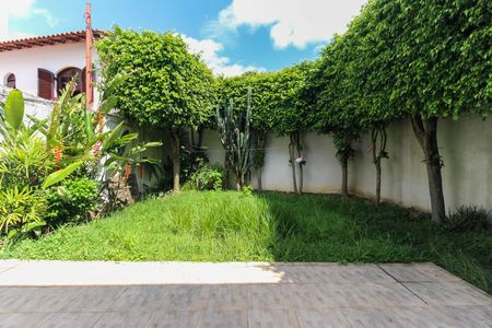 Casa à venda com 102m², 2 quartos e 5 vagasQuintal - Jardim