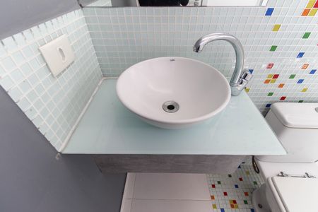 Casa à venda com 102m², 2 quartos e 5 vagasBanheiro da Suíte