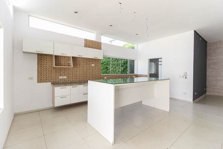 Casa à venda com 102m², 2 quartos e 5 vagasSala - Cozinha