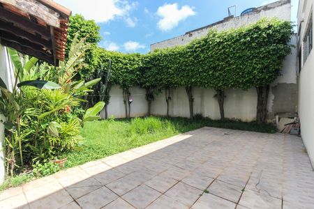 Casa à venda com 102m², 2 quartos e 5 vagasQuintal - Jardim