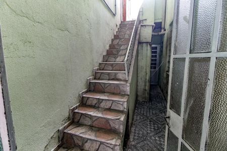 Casa para alugar com 70m², 3 quartos e sem vagaEscada acesso