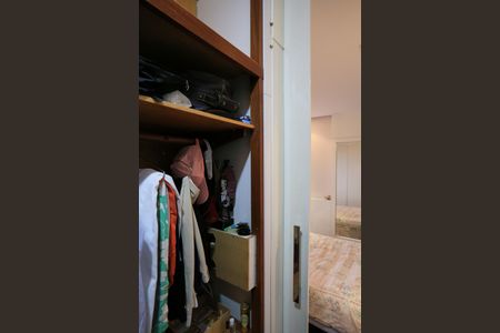 Apartamento para alugar com 80m², 3 quartos e 2 vagas Apartamento para alugar com 80m², 3 quartos e 2 vagasCloset da suíte