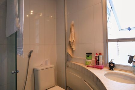 Apartamento para alugar com 80m², 3 quartos e 2 vagas Apartamento para alugar com 80m², 3 quartos e 2 vagasBanheiro da Suíte