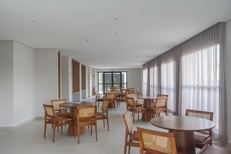 Apartamento para alugar com 54m², 2 quartos e 1 vaga Apartamento para alugar com 54m², 2 quartos e 1 vagaÁrea comum - Salão de festas