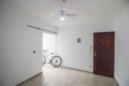 Sala de apartamento para alugar com 2 quartos, 55m² em Jardim Nova Era, Nova Iguaçu