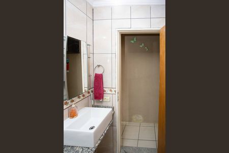 Casa à venda com 120m², 4 quartos e 1 vagaBanheiro Social Casa 2