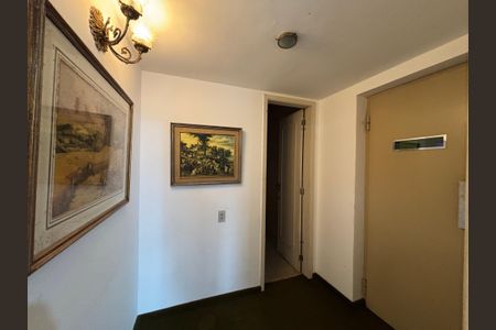 Apartamento à venda com 140m², 4 quartos e 2 vagasHall de entrada externo