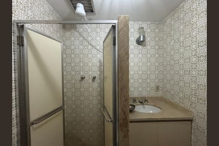 Apartamento à venda com 140m², 4 quartos e 2 vagasSuíte 1 - banheiro